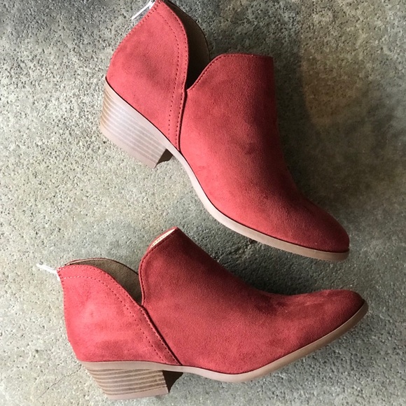 Soda Shoes - 2 Left! Soda Mafic Rust Brown Lo Heel Ankle Bootie